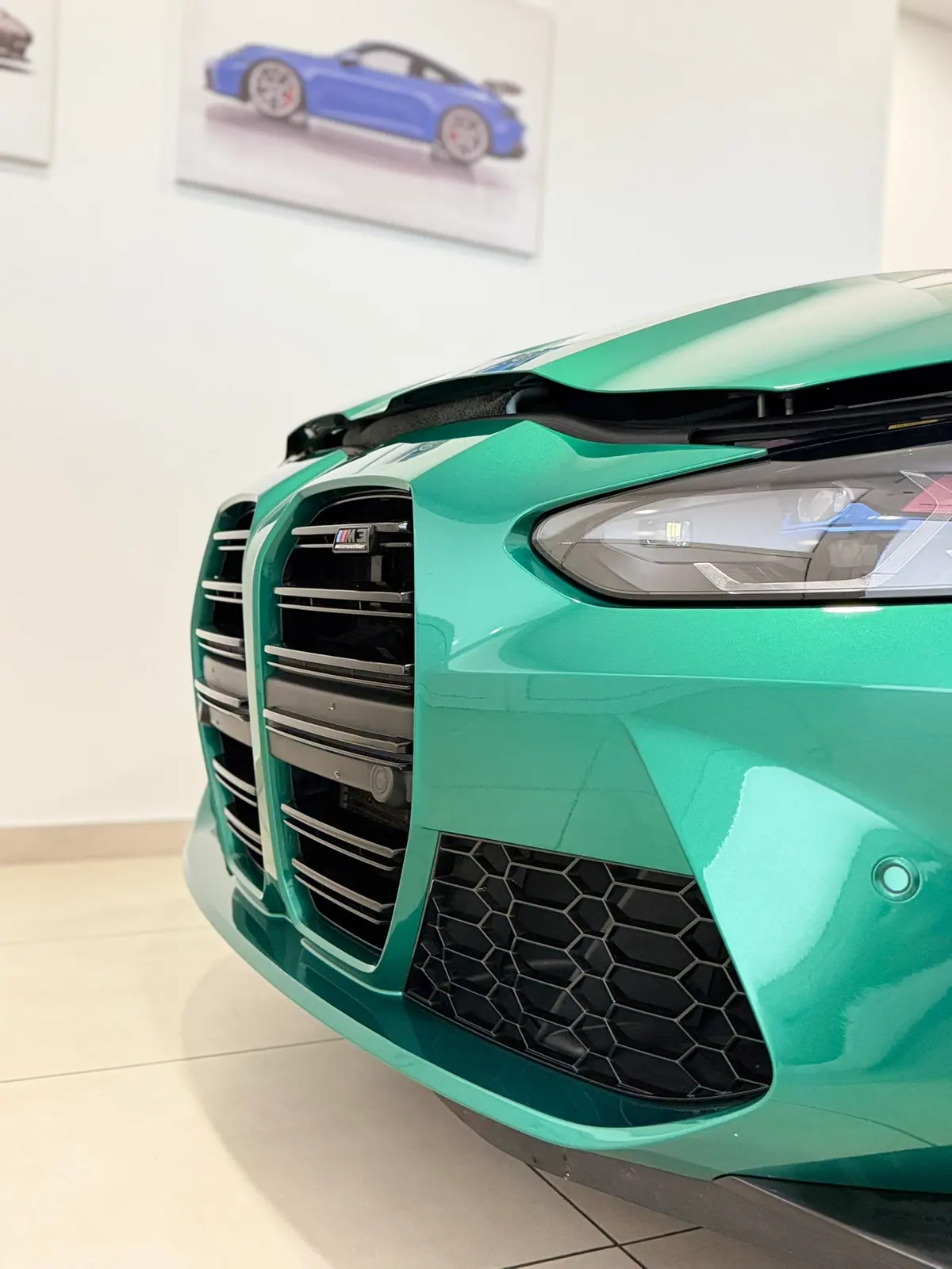 Closeup prednje maske BMW M3 zaštićene PPF-om