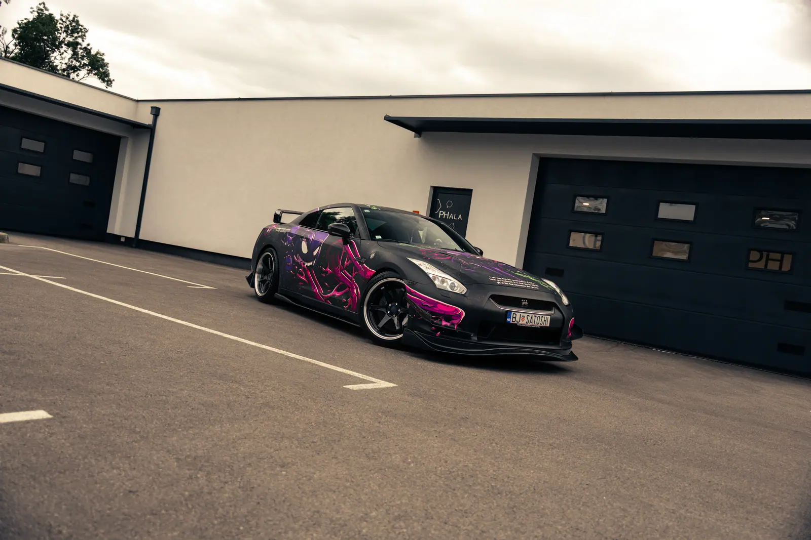 Nissan GT-R s custom wrap folijom