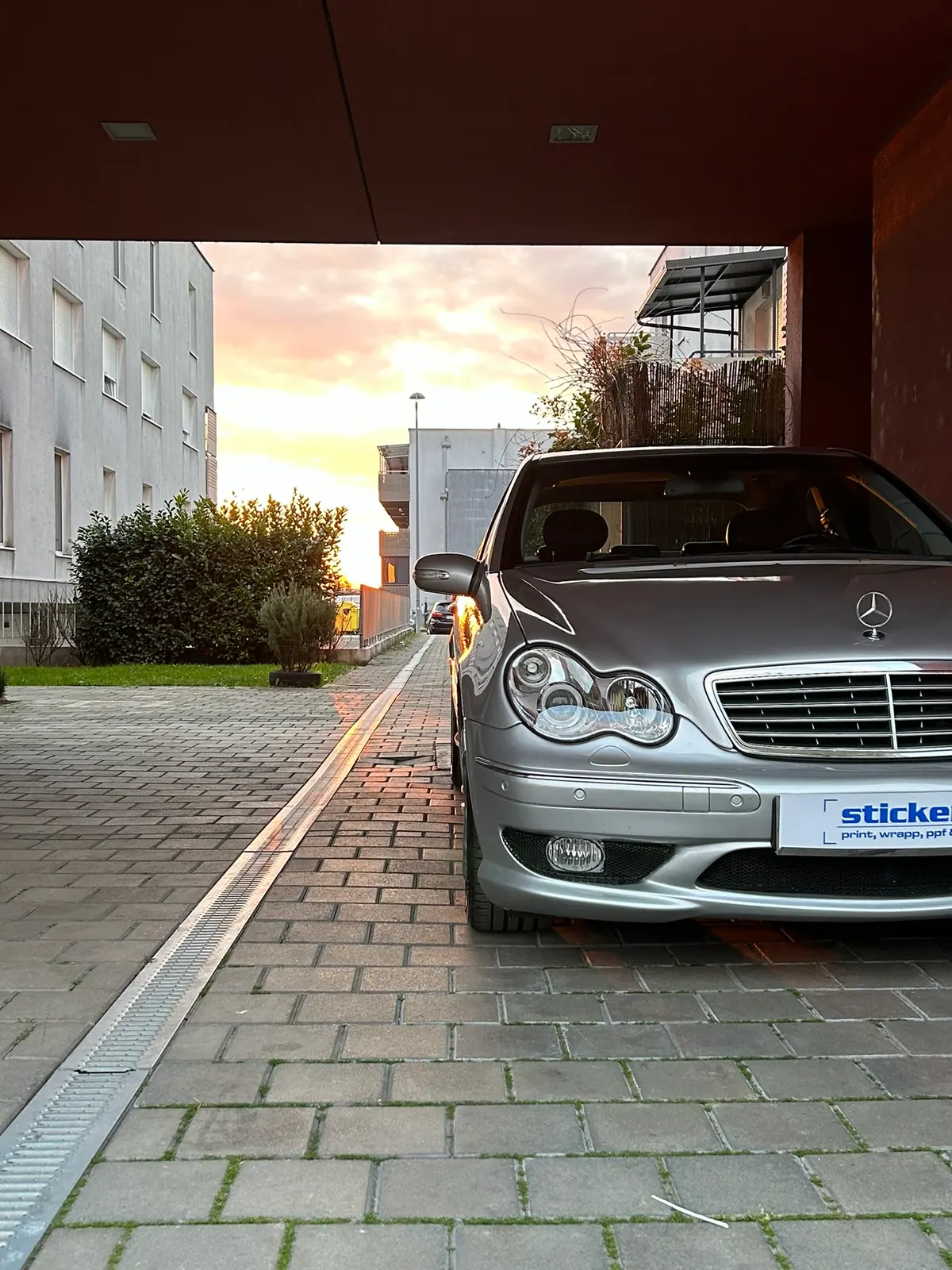 Mercedes C32 AMG sa zatamnjenim staklima