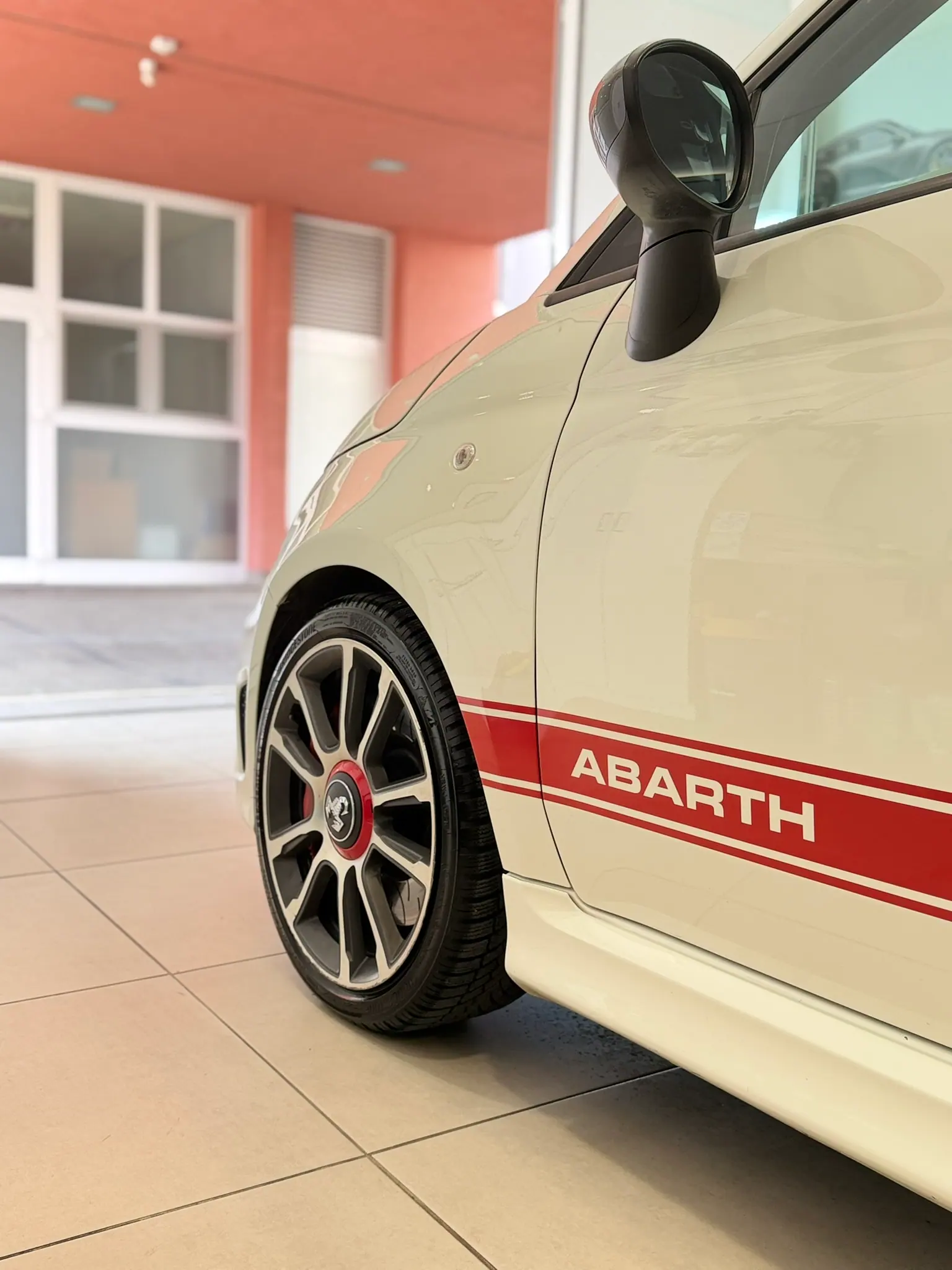 Digitalno tiskane naljepnice Abarth na vozilu