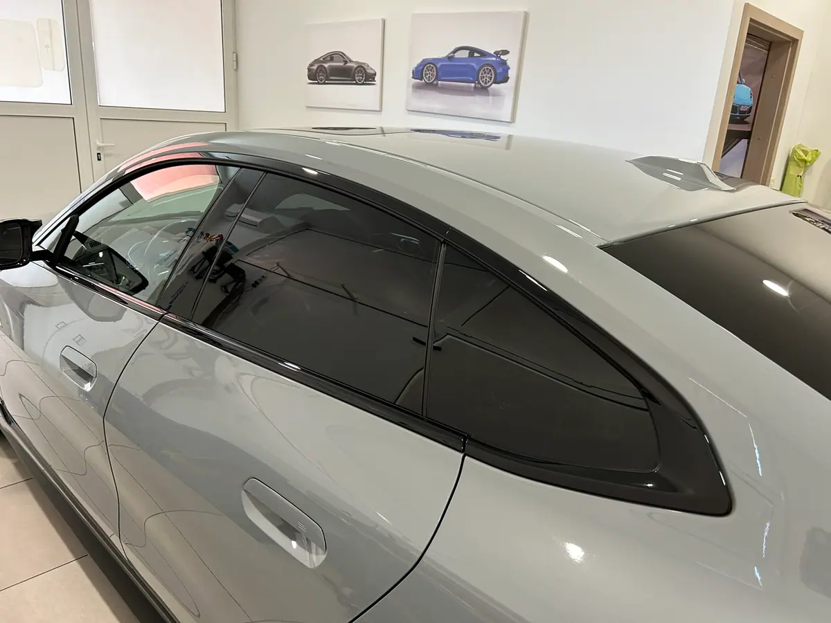 Zatamnjena bočna stakla na BMW M440i