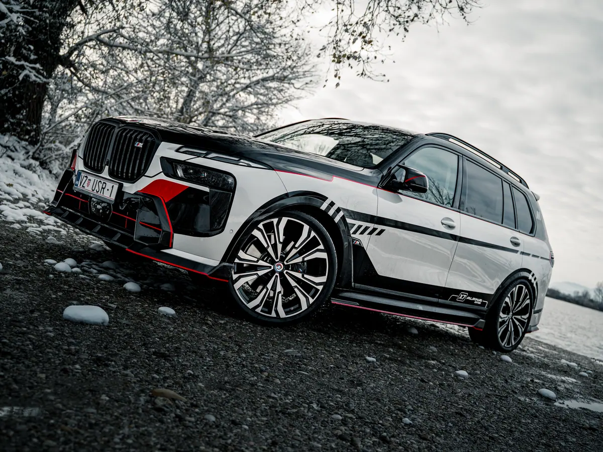 BMW X7 presvučen dizajnerskom folijom