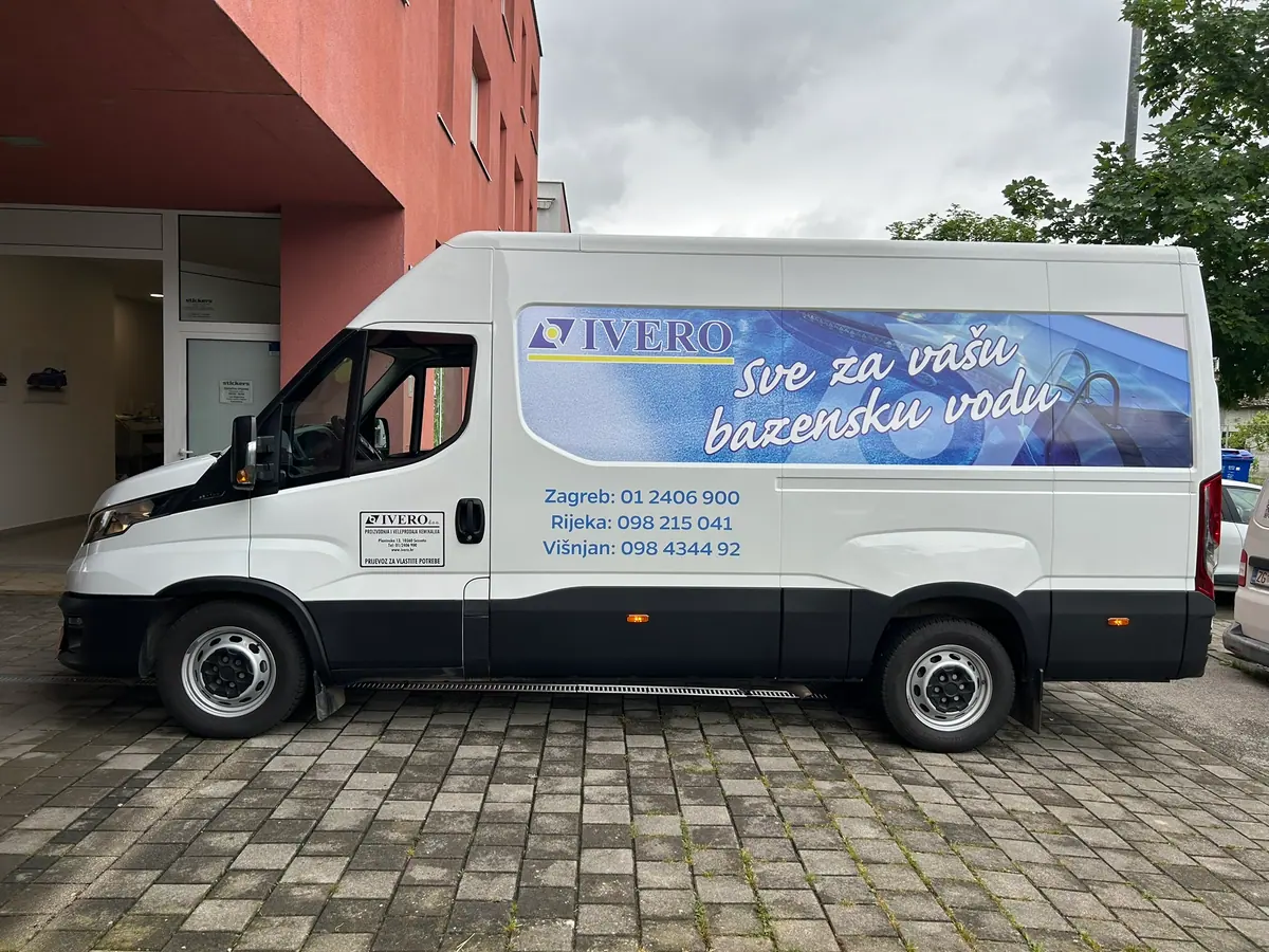 Iveco Daily s full-print reklamnim oslikavanjem