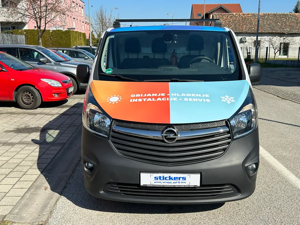 Opel Vivaro s oslikavanjem servisa klima uređaja