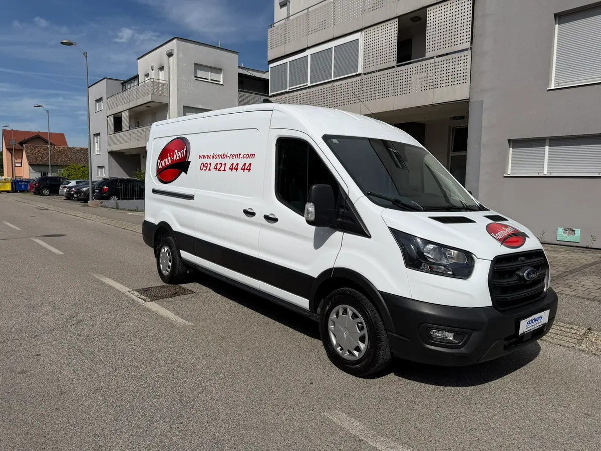 Ford Transit Kombi-Rent s reklamnim naljepnicama