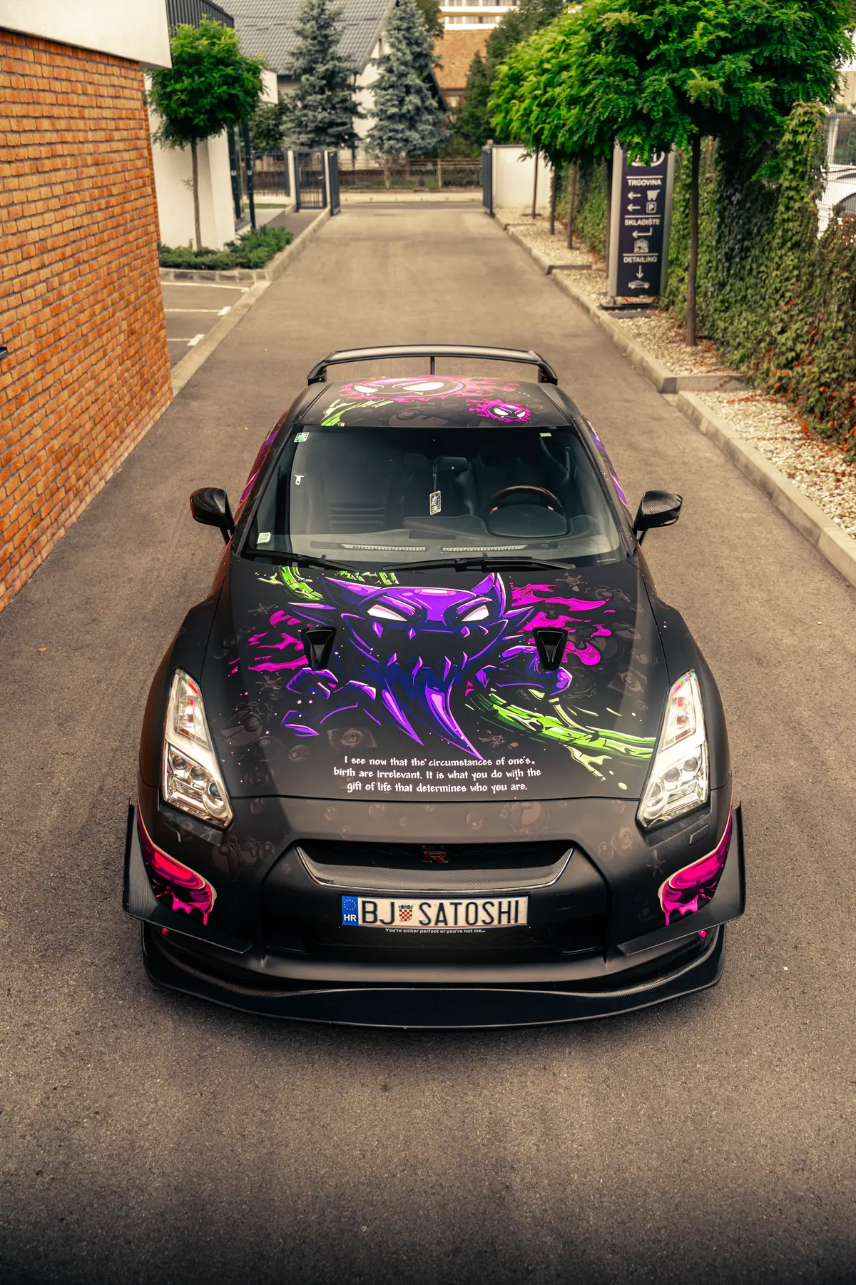 Hauba GT-R-a s ilustriranim wrap dizajnom
