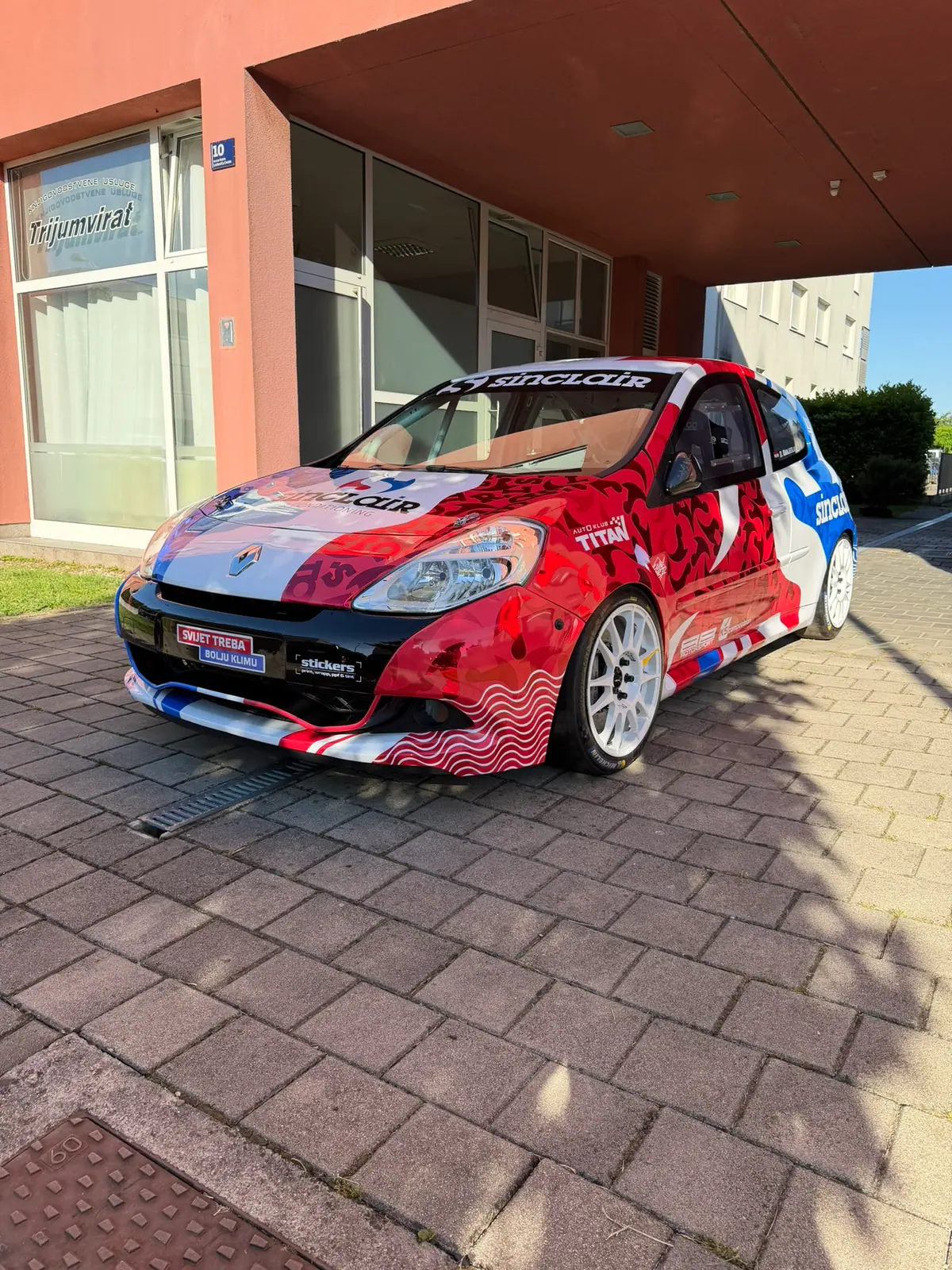 Renault Clio RS s trkaćim wrapom