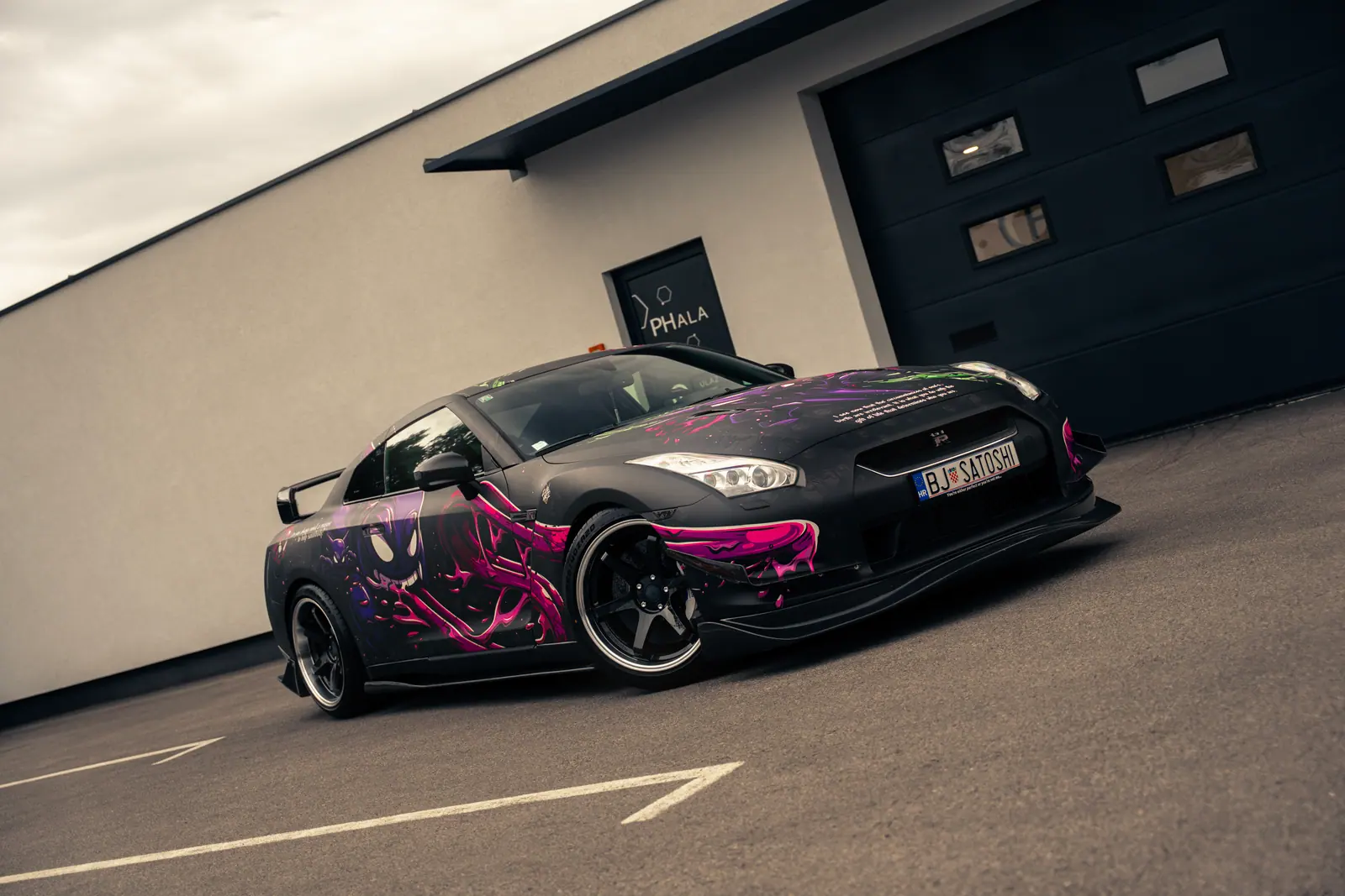 Nissan GT-R s custom art wrapom
